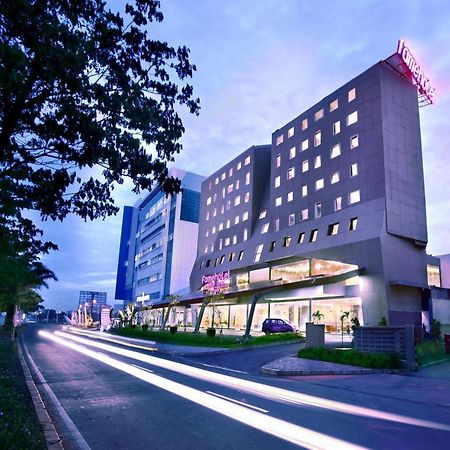 Fame Hotel Gading Serpong Tangerang Luaran gambar