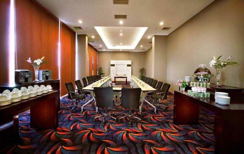 Fame Hotel Gading Serpong Tangerang Luaran gambar